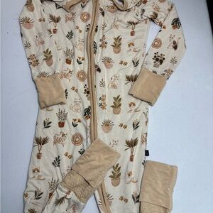 The sleepy sloth whiskers and wallflower sleepy